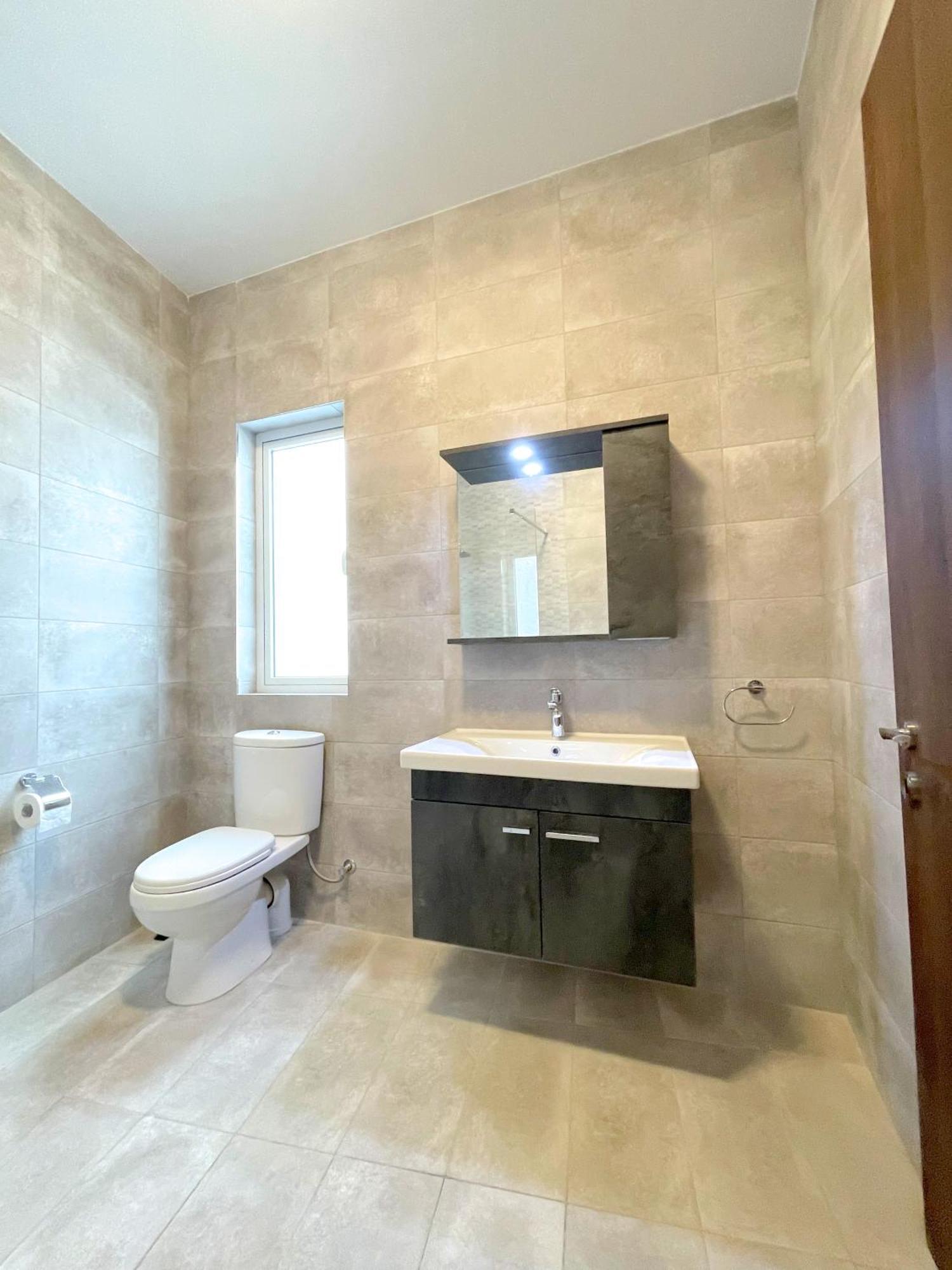 Apartment, Few Steps From Ghadira Bay *